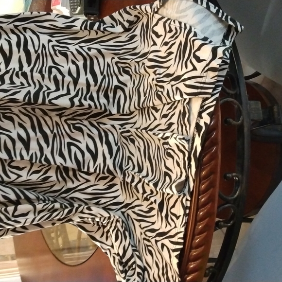 Black and White 100% Cotton Dress 1X/2X - Picture 2 of 4